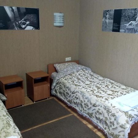 Atlant Hotel Ostroh Dış mekan fotoğraf